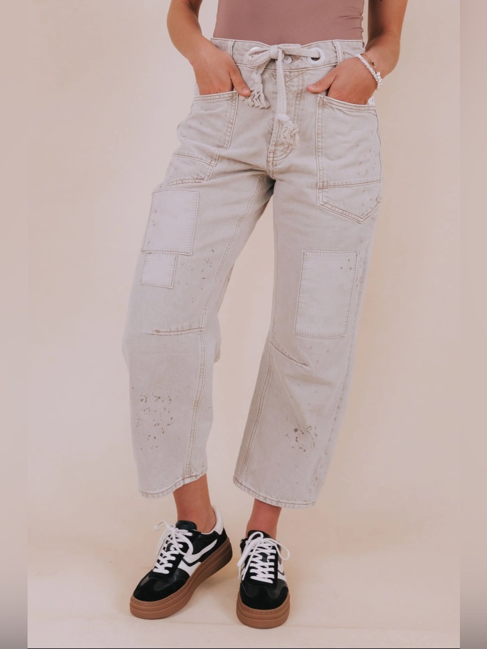 We The Free Moxie Low-Slung Pull-On Barrel Jeans Size 30S (missing waist tie)